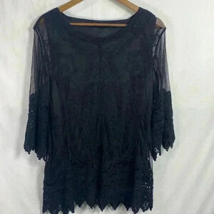 Ultra Pink Black Lace Tunic Top Size Large. NWT
